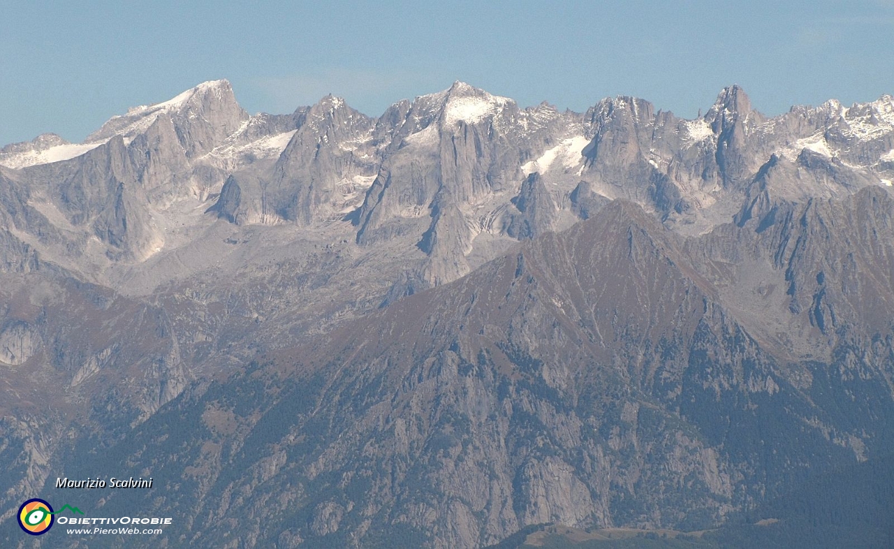 13 Il gruppo del Cengalo - Badile....JPG